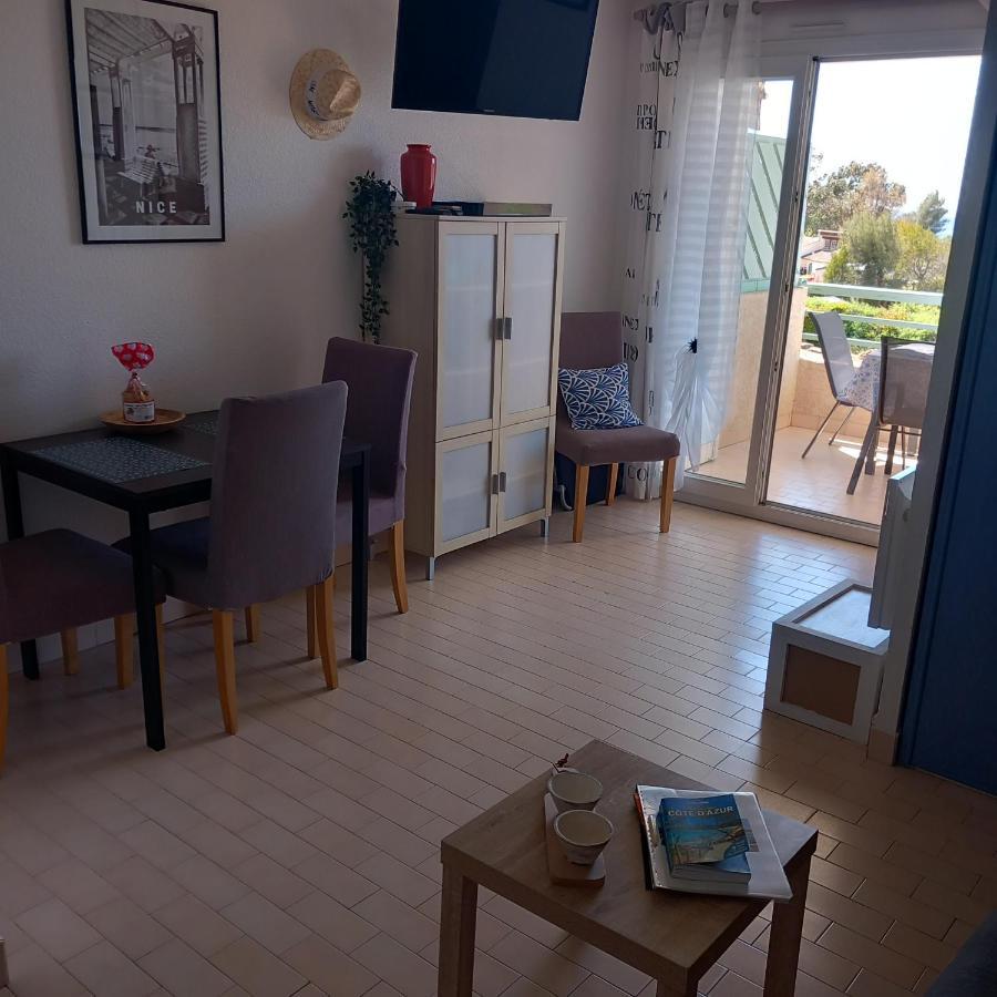 Appartement Vue Mer Piscines Parking Les Coraux Agay Plage Saint-Raphaël Exteriör bild