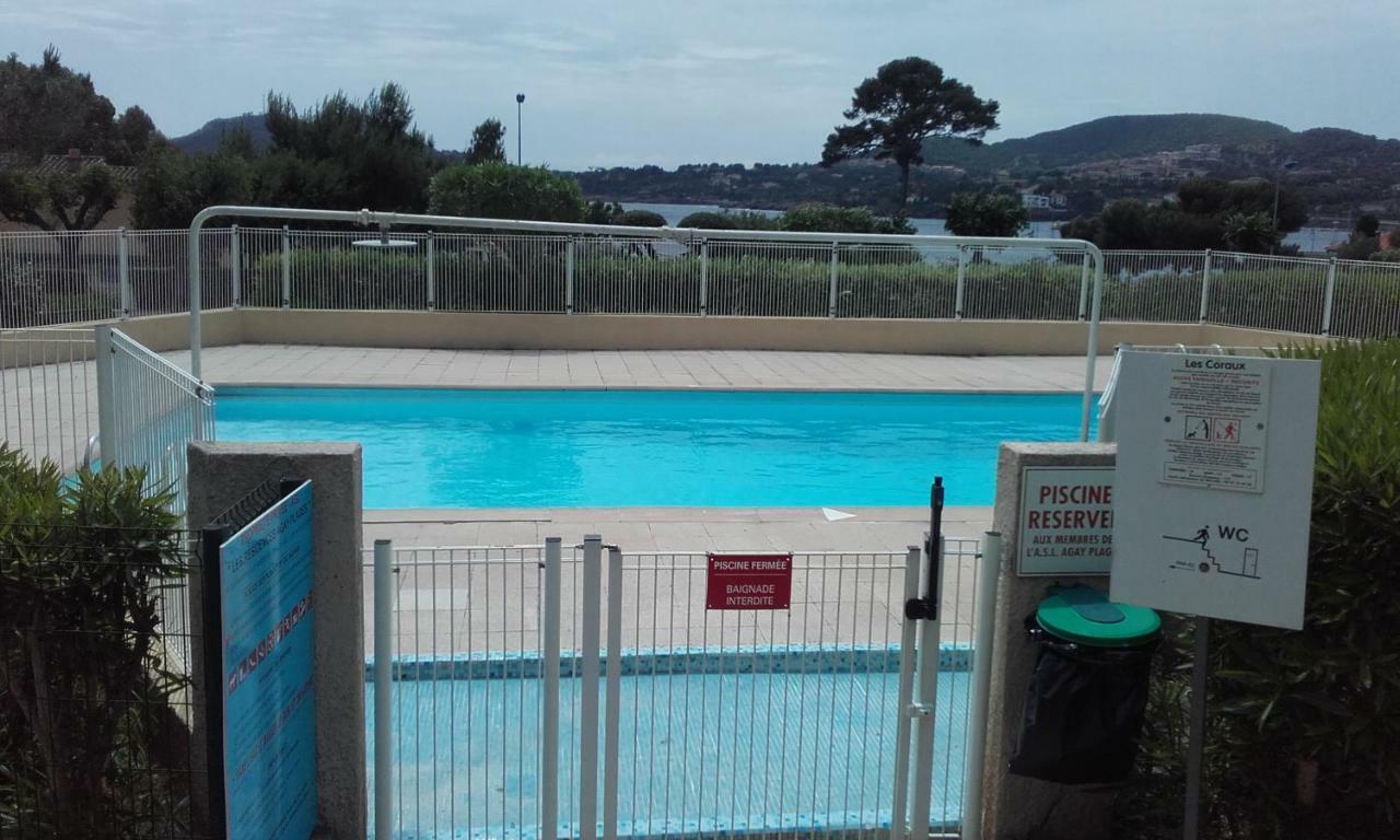 Appartement Vue Mer Piscines Parking Les Coraux Agay Plage Saint-Raphaël Exteriör bild